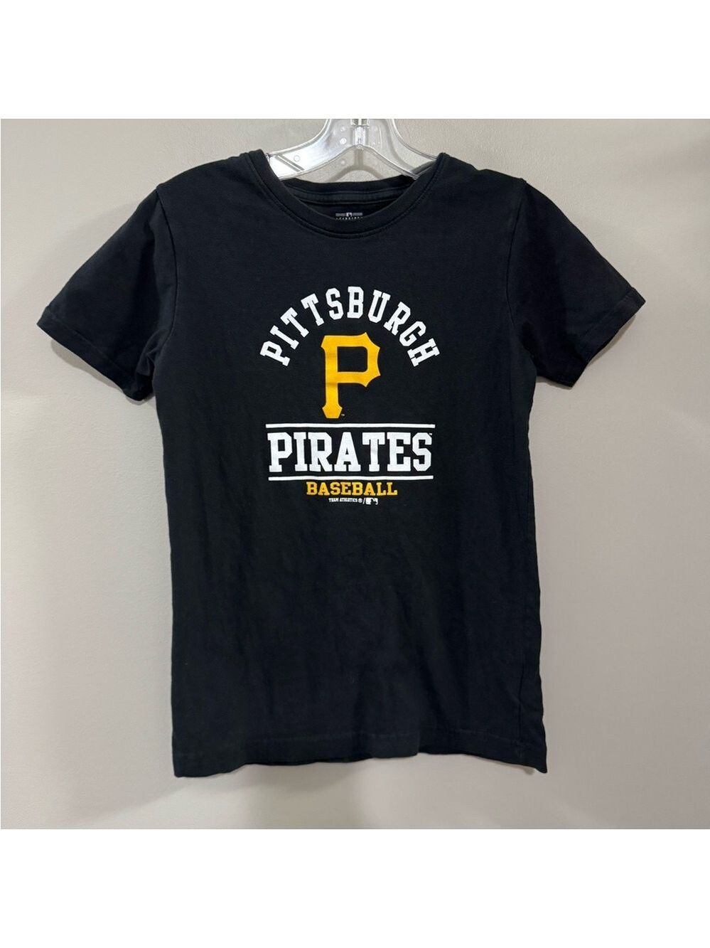 Genuine Merchandise Boys Black and Yellow Pittsburgh Pirates Baseball MLB Tee.